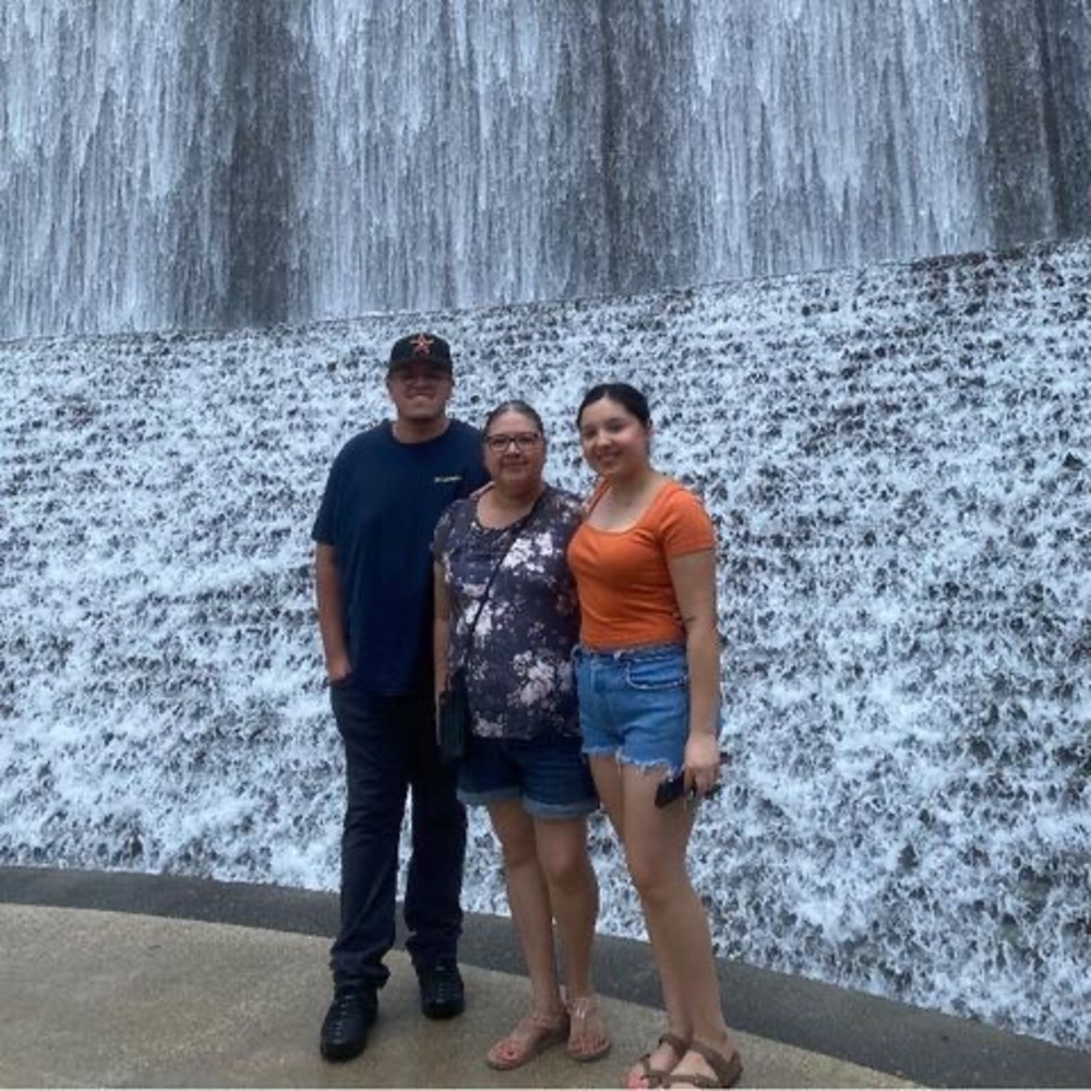 Meet your Posher, Favy